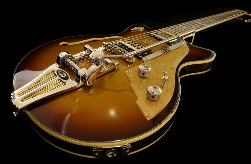 Average cost to ship a guitar deals